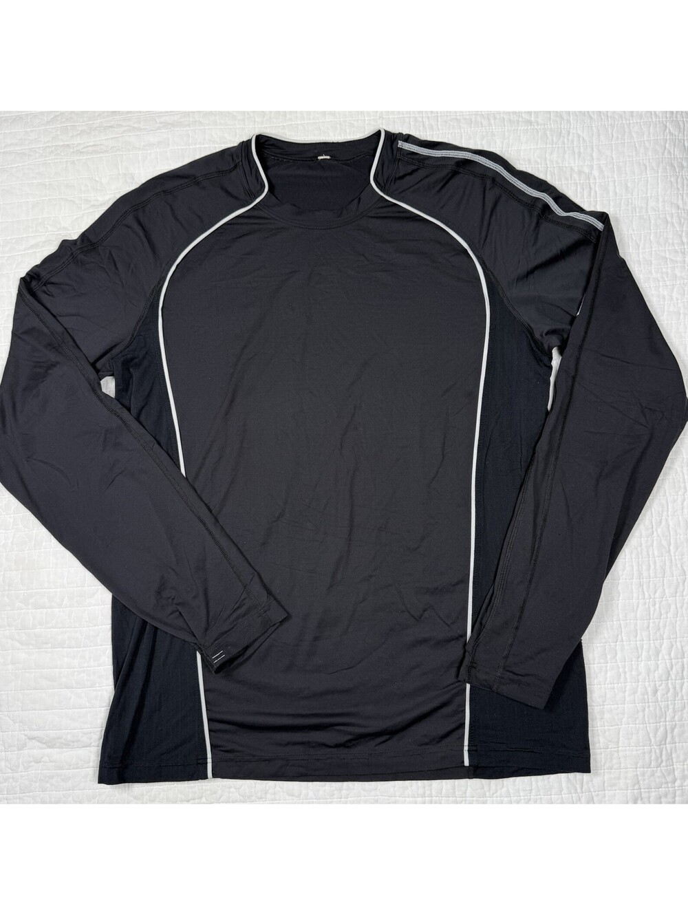 Lululemon Mens Large Black Long Sleeve Running Shirt Reflective Thumbholes